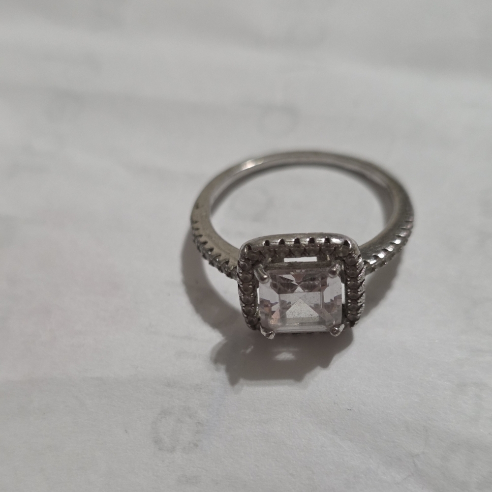 Elegant 925 Square-Cut Ring Size 7 - Picture 4 of 5